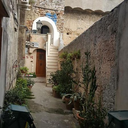 Torrione San Giovanni II Terracina Exterior foto